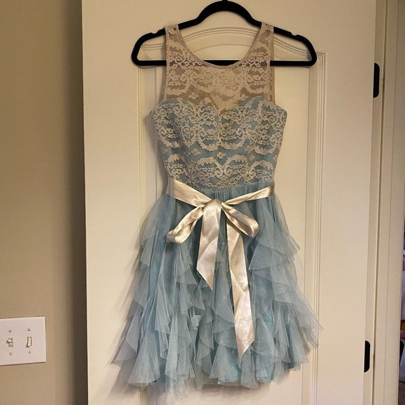 Beautiful Light Blue Dress with Cream Lace Details - Picture 3 of 4